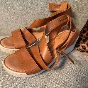 Born Sandals SZ10